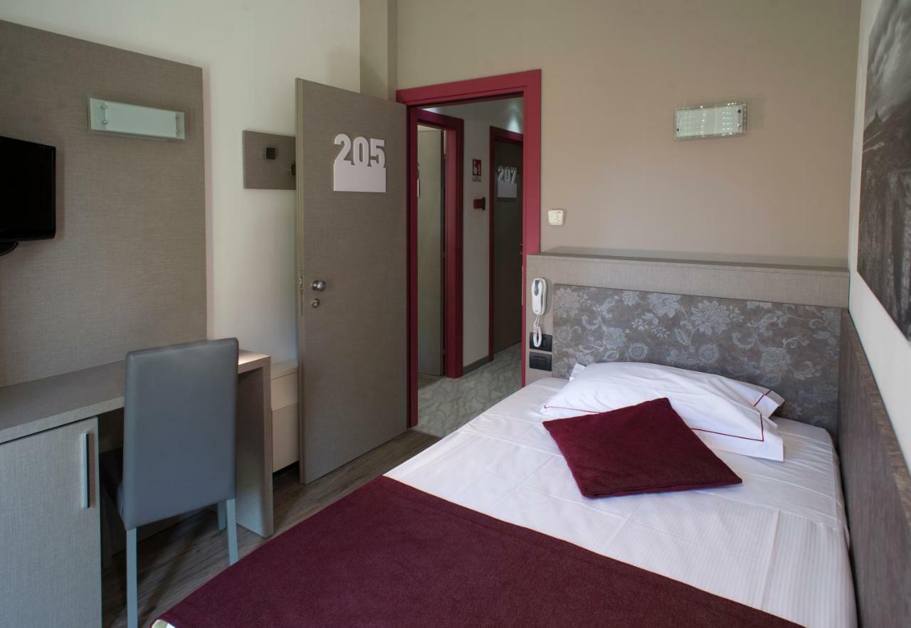 Hotel Salus Sant'Andrea Bagni Habitación foto